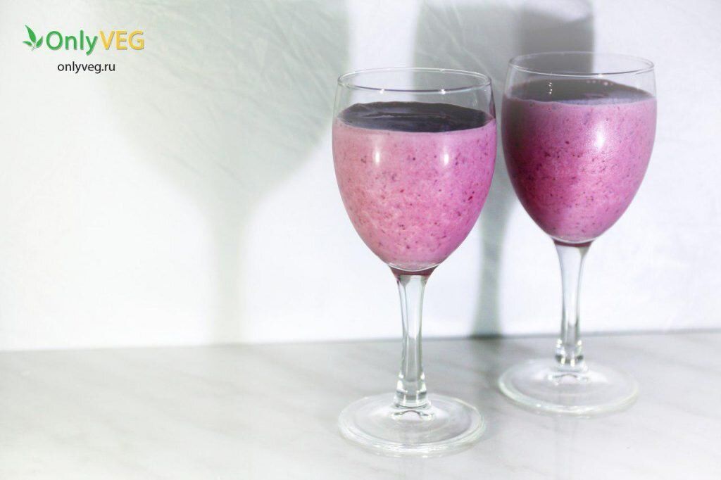 Клубнично-банановый коктейль