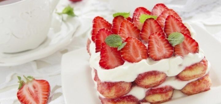 Клубничный тирамису с печеньем