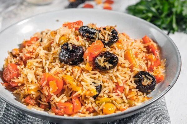 Постный плов с сухофруктами Постный плов с сухофруктами
