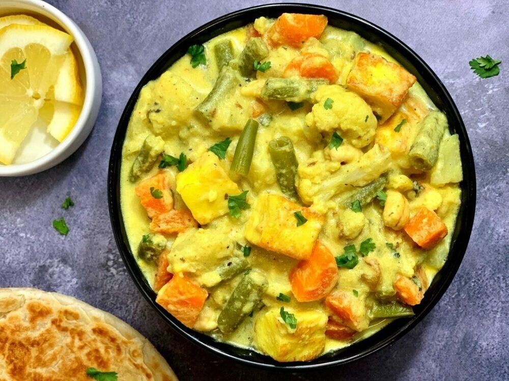 Быстро и просто можно приготовить овощи с паниром в домашних условиях.