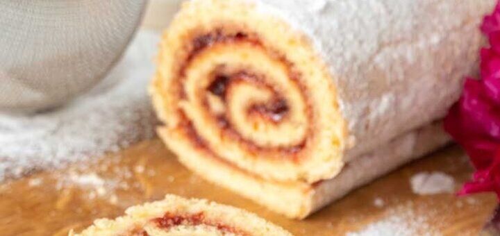 Клубничный рулет