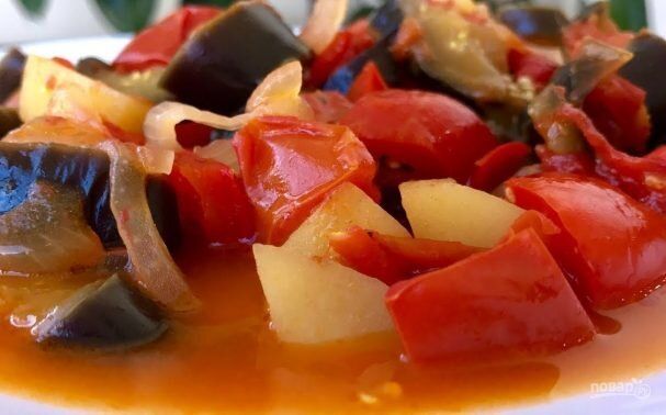 Овощной красный карри по-тайски