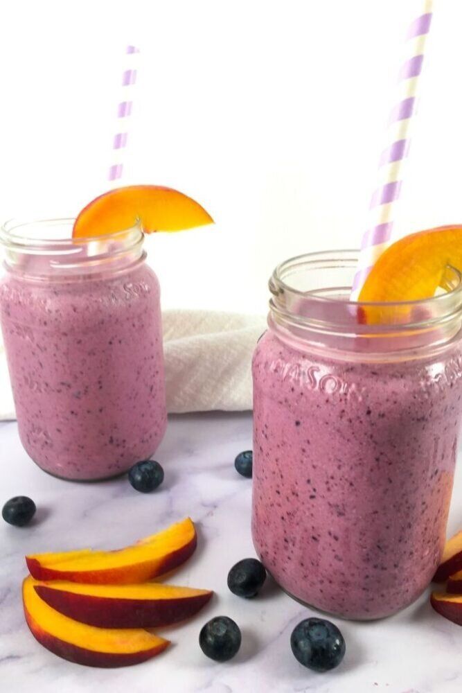 Смузи с черникой и персиком 