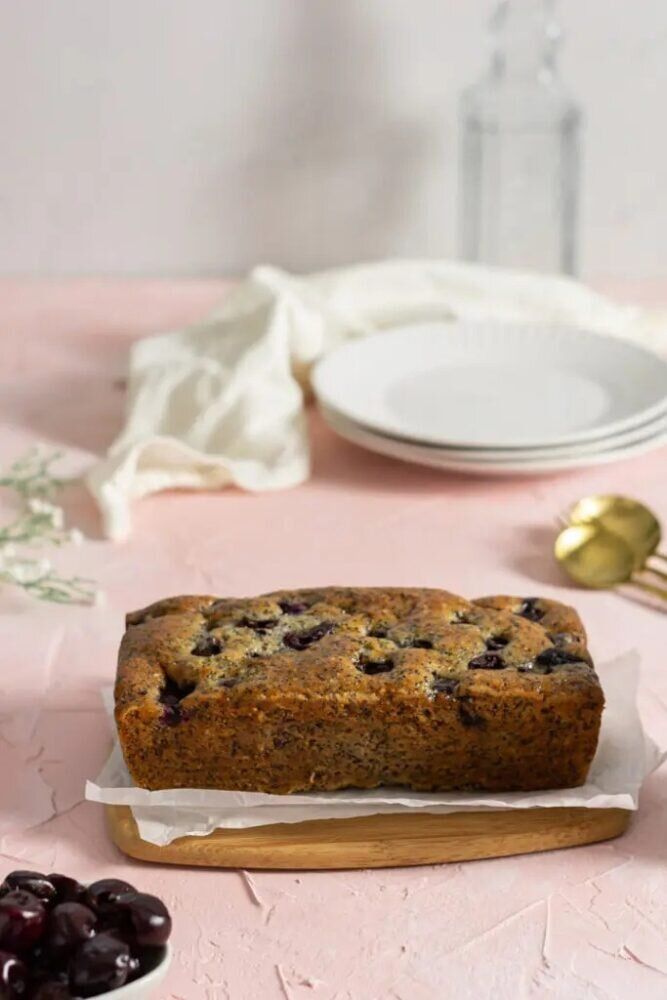 Маковый кекс с вишней