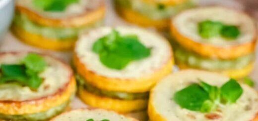 Жареные цукини с соусом авокадо