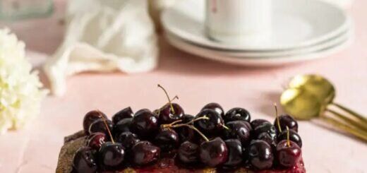 Маковый кекс с вишней