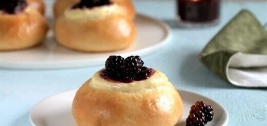 Ватрушки с творогом и вареньем