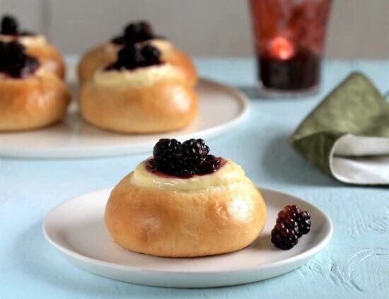 Ватрушки с творогом и вареньем