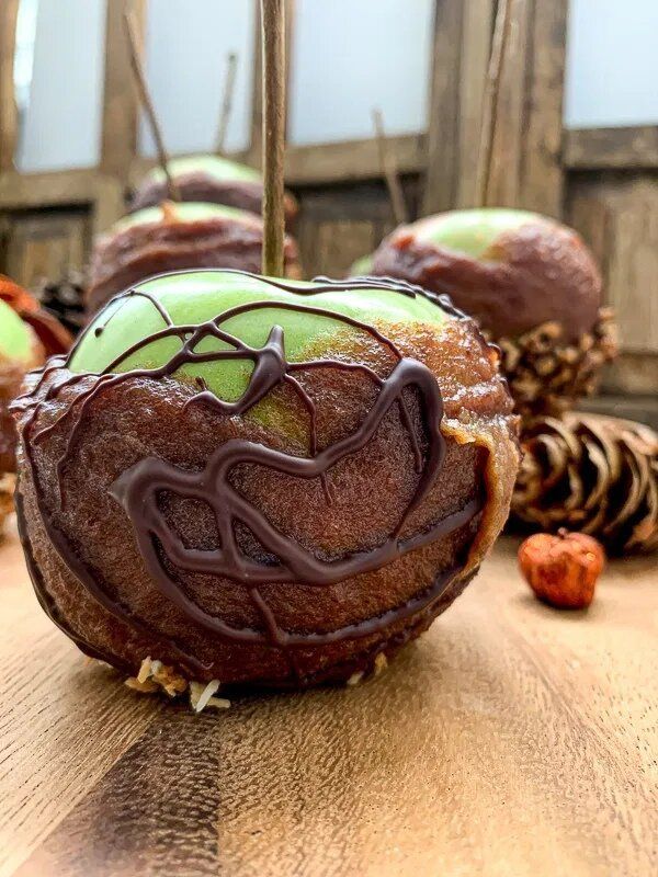 Яблоки в карамели 