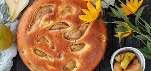 Грушевая шарлотка