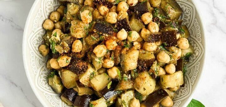 Баклажаны с нутом