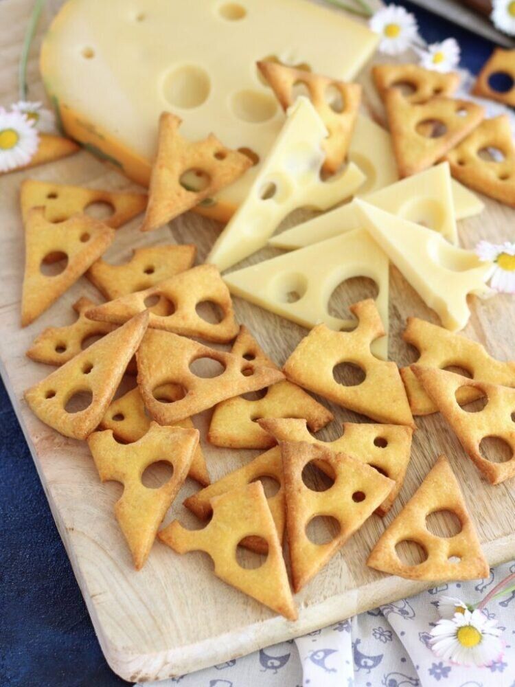 Сырные крекеры