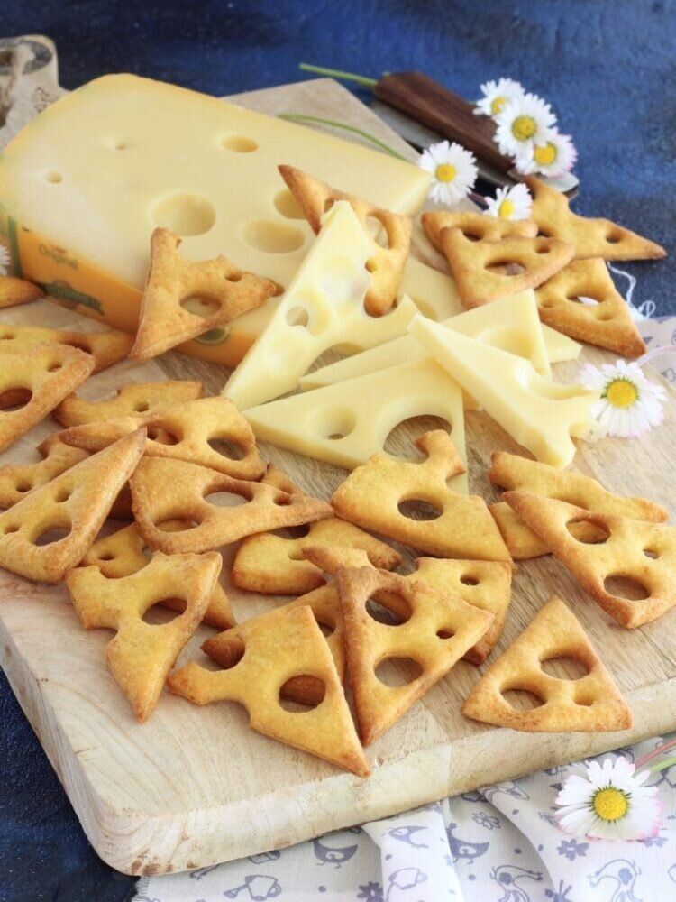 Сырные крекеры