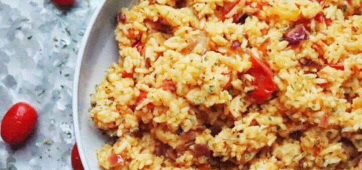 Простой томатный рис