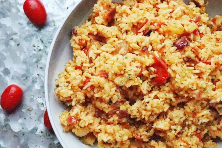 Простой томатный рис